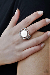 "Encompassing Pearlescene" Silver Metal White Pearl & Rhinestone Elastic Back Ring