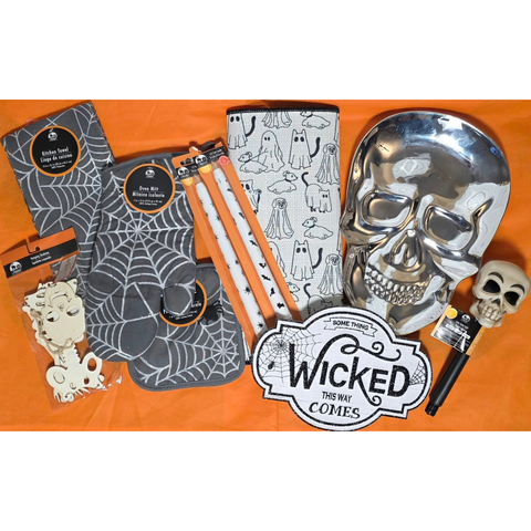 #8 Happy Halloween Set -  " CAN I GET A DIFFERENT ONE, THIS SKELETON IS BONEY  "
