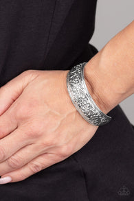 Paparazzi " Garden Tropic " Silver Metal Vines & Floral Cuff Bracelet