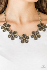 "No Common Daisy" Brass Chain Lacy Multi Daisy Flower Necklace Set